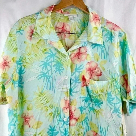 NWT Dressbarn Women’s Hawaiian Button Down Tee Tropical Hibiscus Print Size 2X - Picture 2 of 9